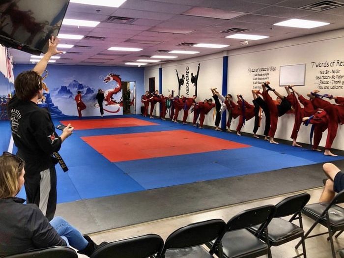 <center>Build Endurance and Resilience With Our Taekwondo/Karate (AGE 11+) Classes!<center>
